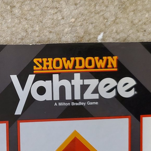 - Vintage 1991 Showdown Yahtzee Board Game Replacement oard - Picture 4 of 6